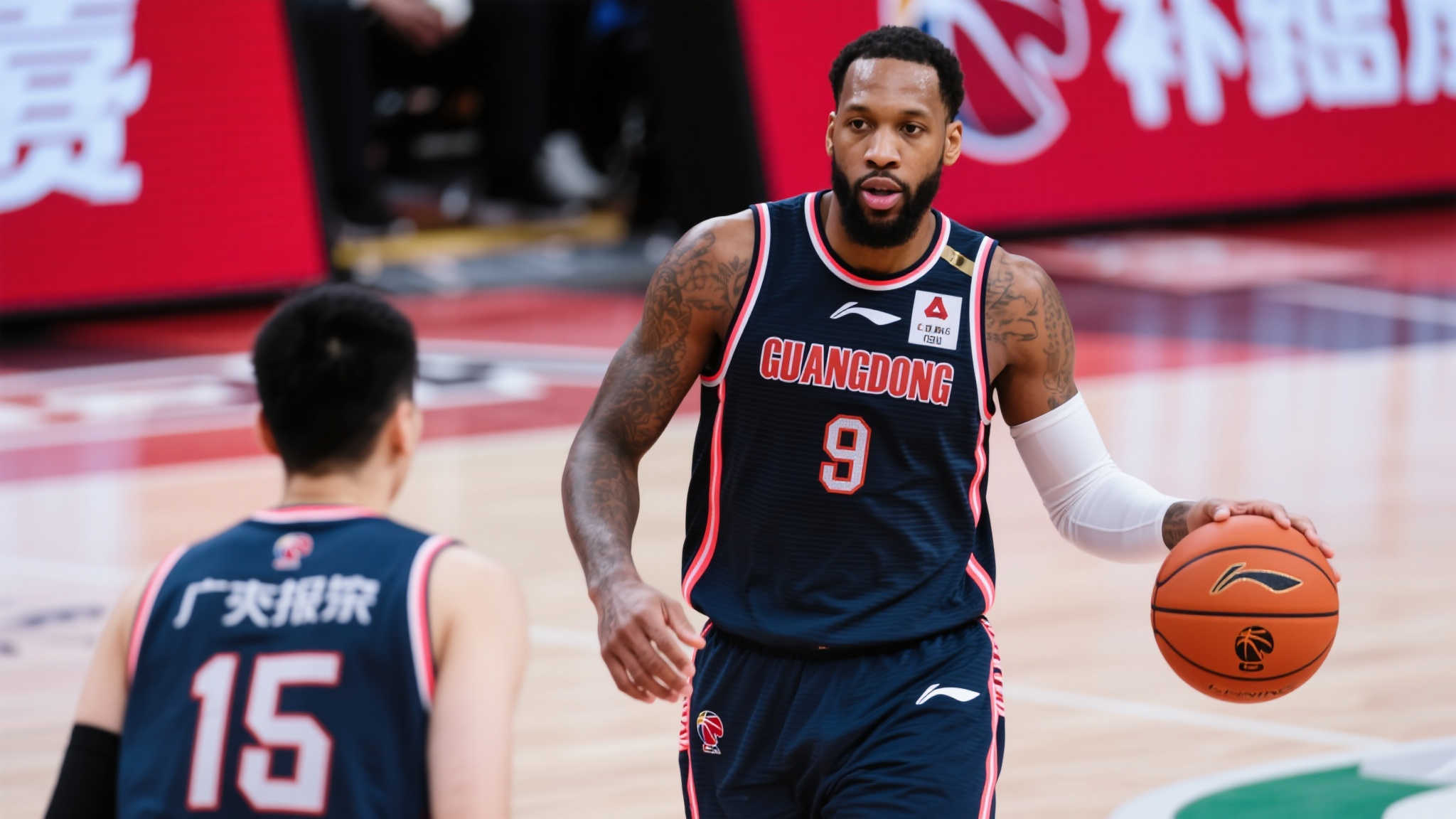 北控男篮筹划重磅交易!深度洽谈国手后卫,廖三宁有望获得强援 据多方爆料,当前洽谈中的目标是一位经验丰富且实力突