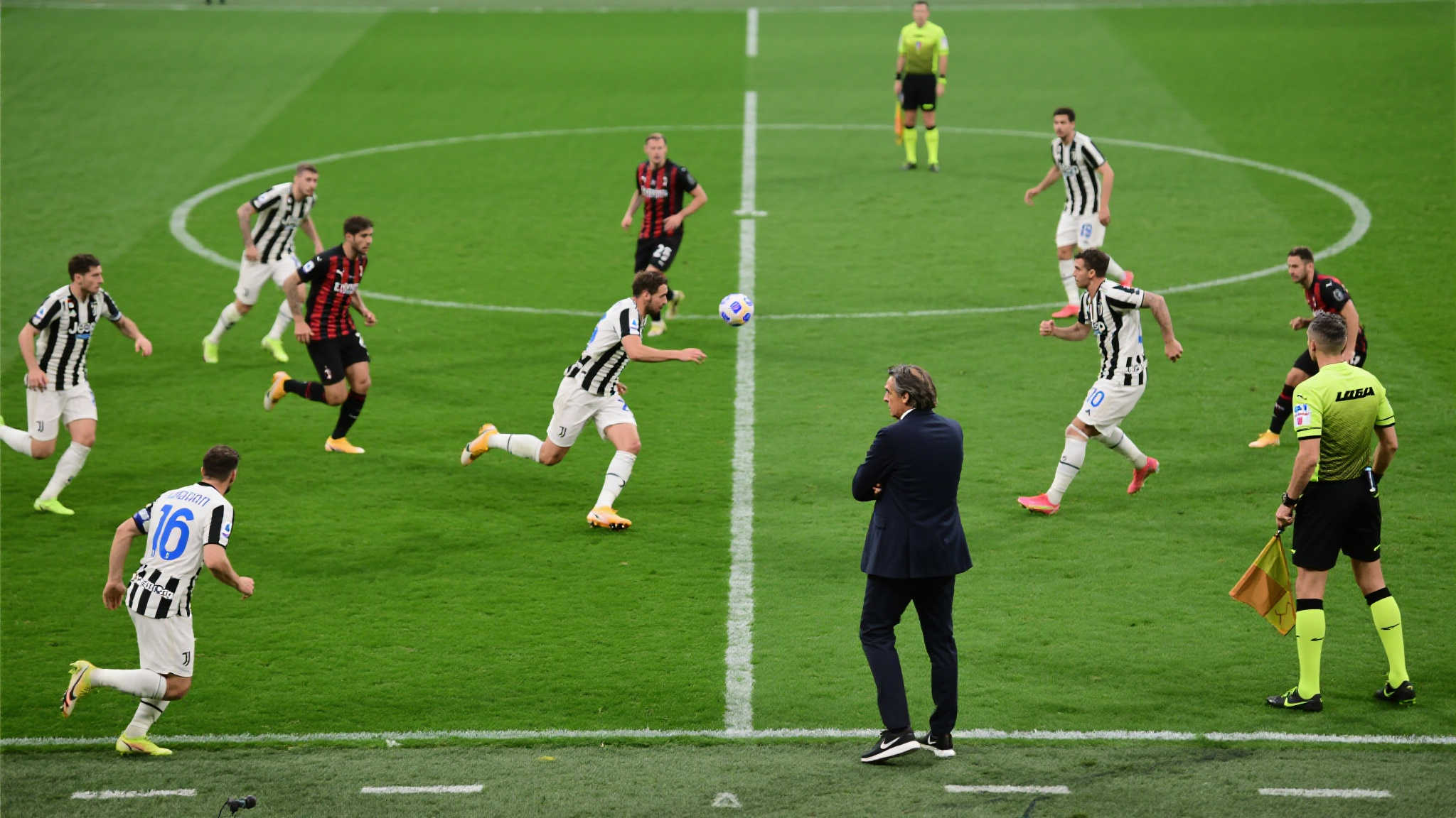 此外，我们必须看到由教练安切若蒂所设计战术自由中的